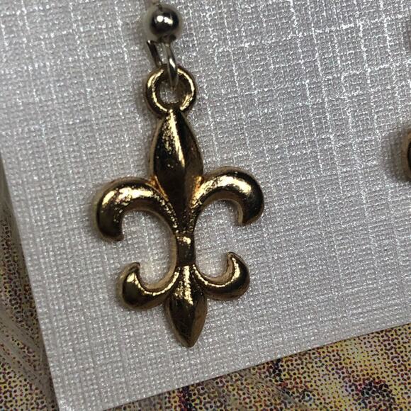 Vintage Gold Fleur De Lis Earrings - Picture 3 of 5